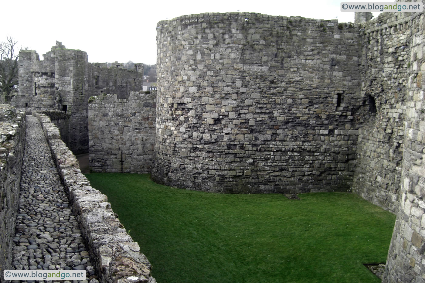 Beaumaris Castle - The inner wall from the outer wall